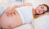 Có thể bạn chưa biết 3 hành vi này có thể làm tăng khả năng dây rốn quấn cổ thai nhi, mẹ bầu nên tránh
