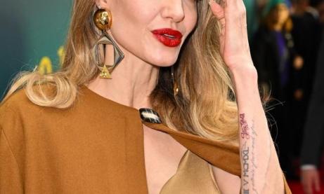 Hình xăm mới của Angelina Jolie